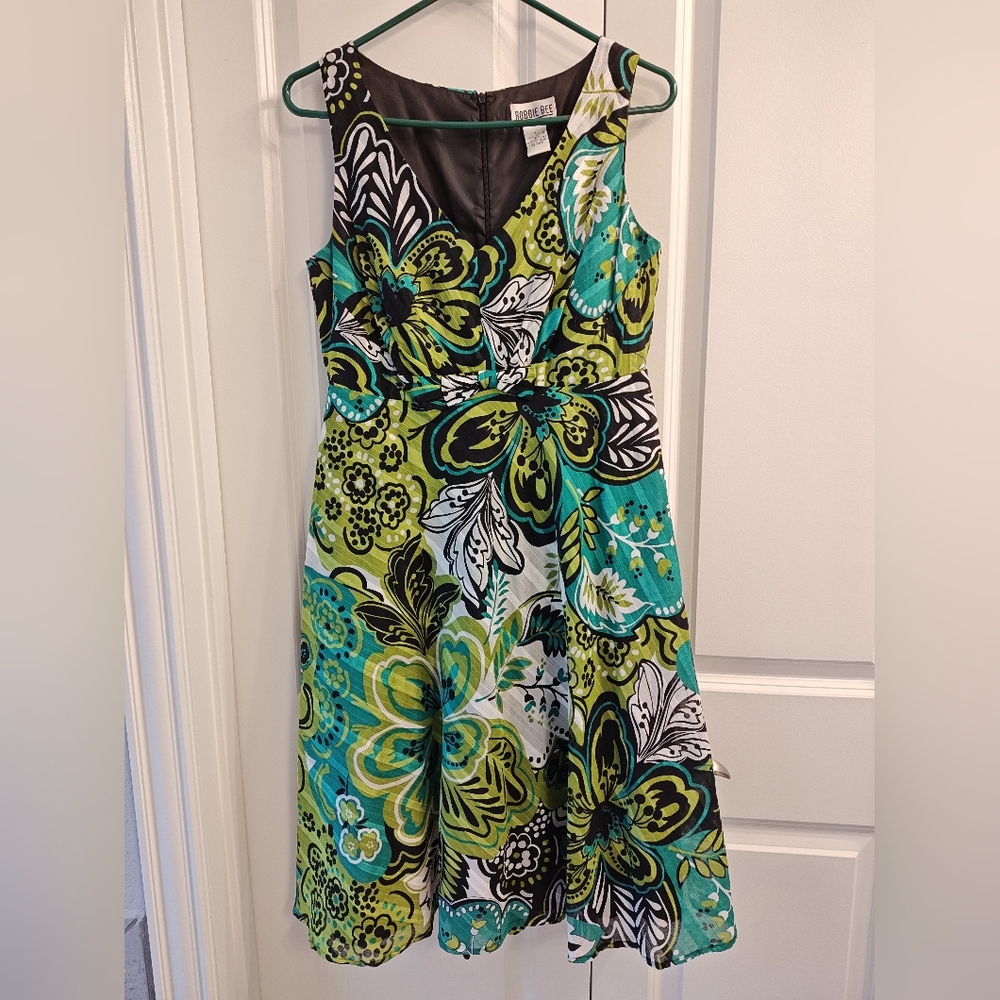 Robbie Bee Green, Blue, Black & White Sleeveless Floral Dress w/Lining, Size 6.